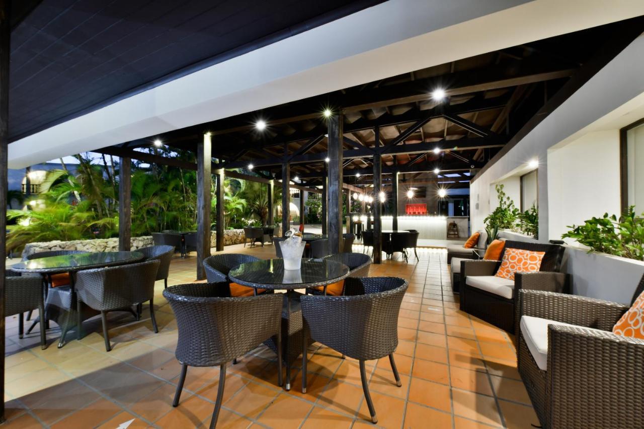 Talk Of The Town Beach Hotel & Beach Club By Gh Hoteles Oranjestad Exteriör bild