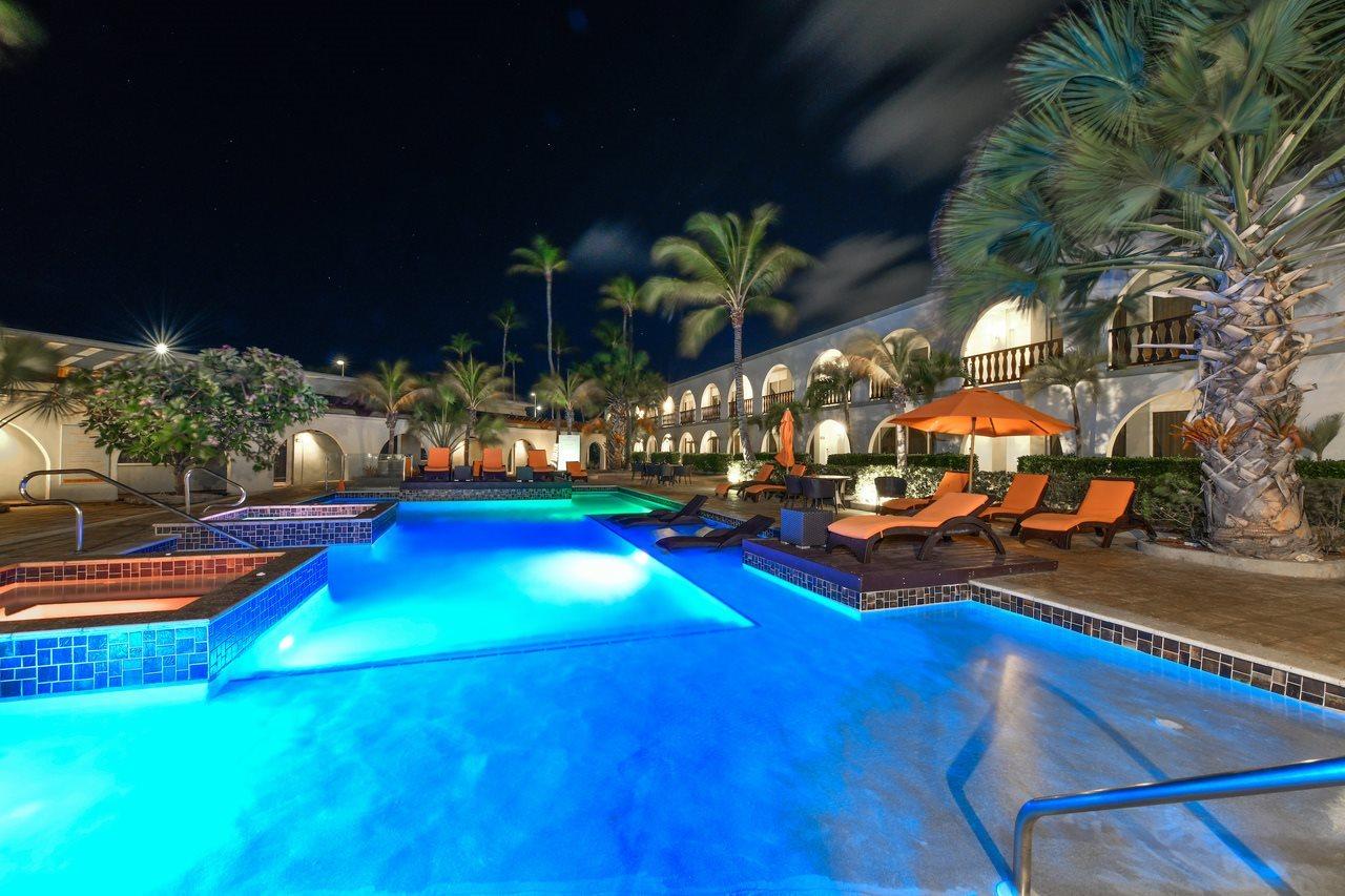 Talk Of The Town Beach Hotel & Beach Club By Gh Hoteles Oranjestad Exteriör bild