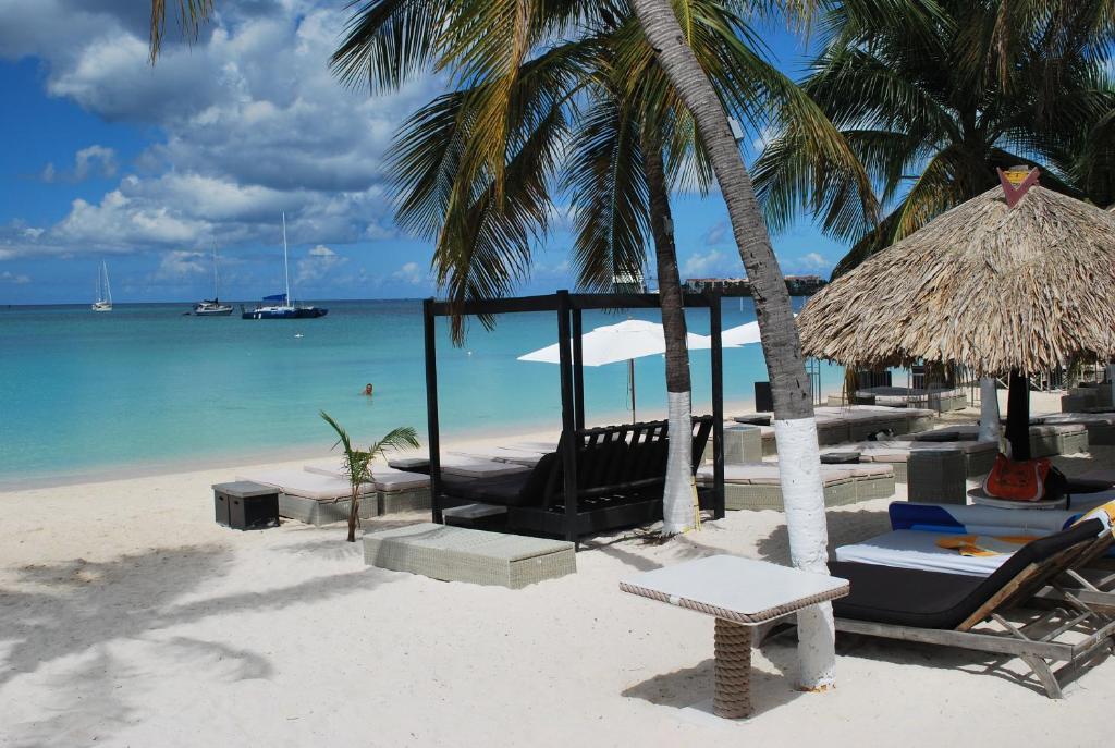 Talk Of The Town Beach Hotel & Beach Club By Gh Hoteles Oranjestad Exteriör bild